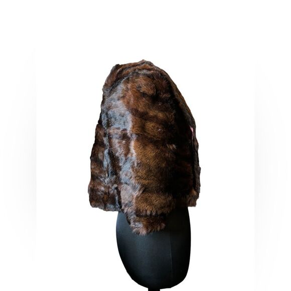 Mink Fur stole in EUC. Pocket like on the sides. One size 19” Shoulder to Sh. - Picture 2 of 5